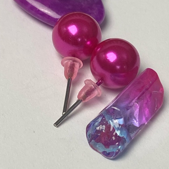 ๐Sale ๐2 for $10 NWOT prettiest pink bright metallic round ball post earrings - Picture 3 of 5